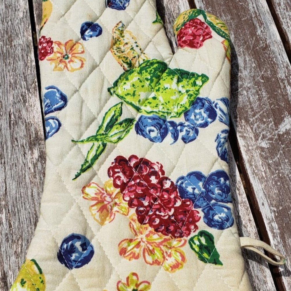 April Cornell Oven Mitt